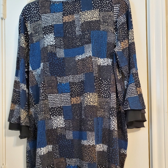 Westbound Multi Graphic Tunic Top - Picture 3 of 9